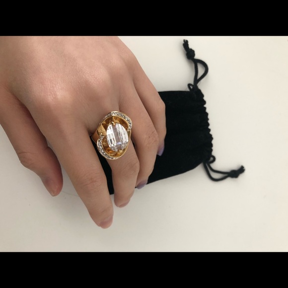 Original £150 Martin James crystal gold color ring - Picture 4 of 4